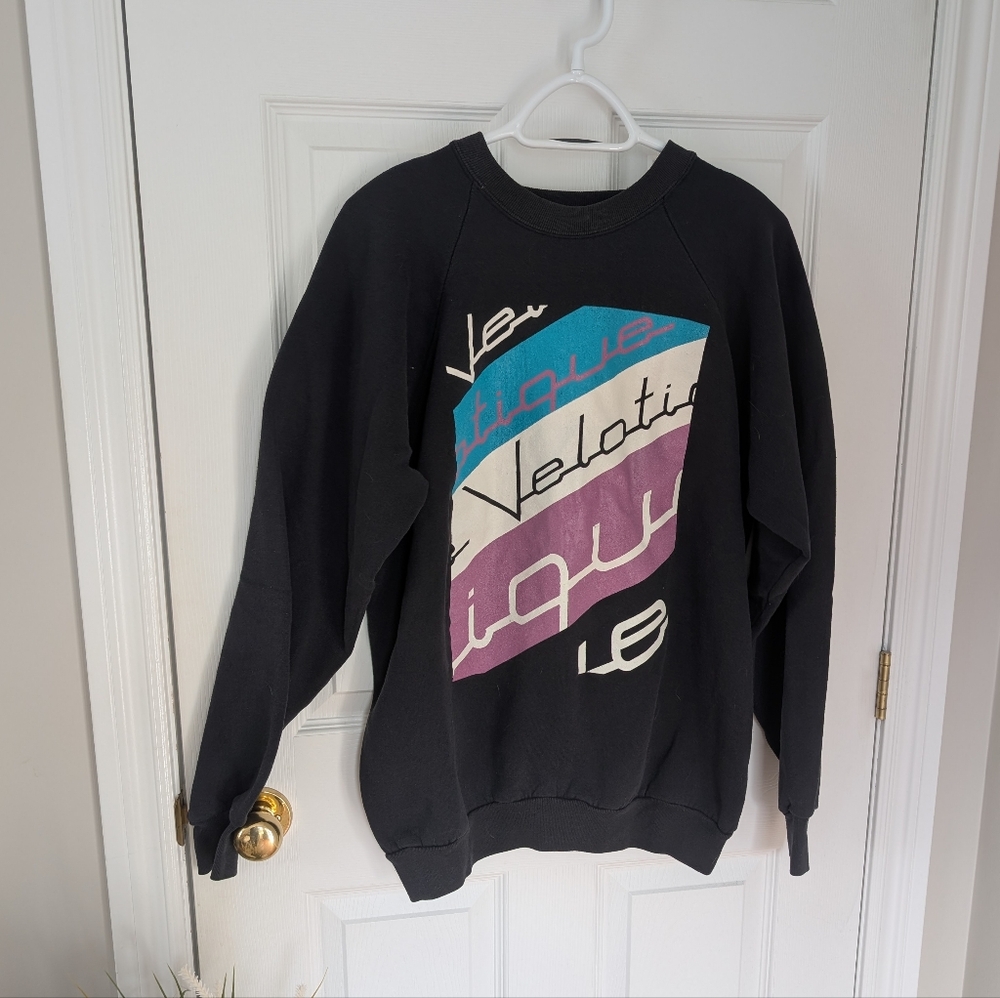 Vintage Fruit of the Loom Black Sweater with Graphic Design